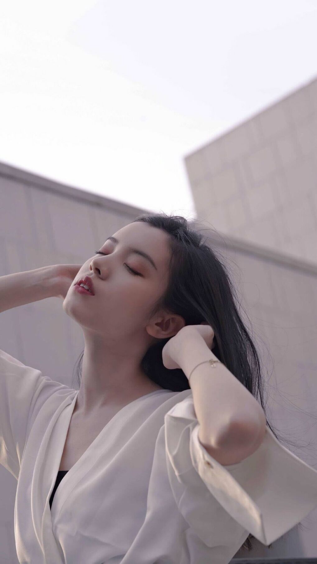 国足选手比赛路上逐梦逆袭,奋勇前行,国足选人