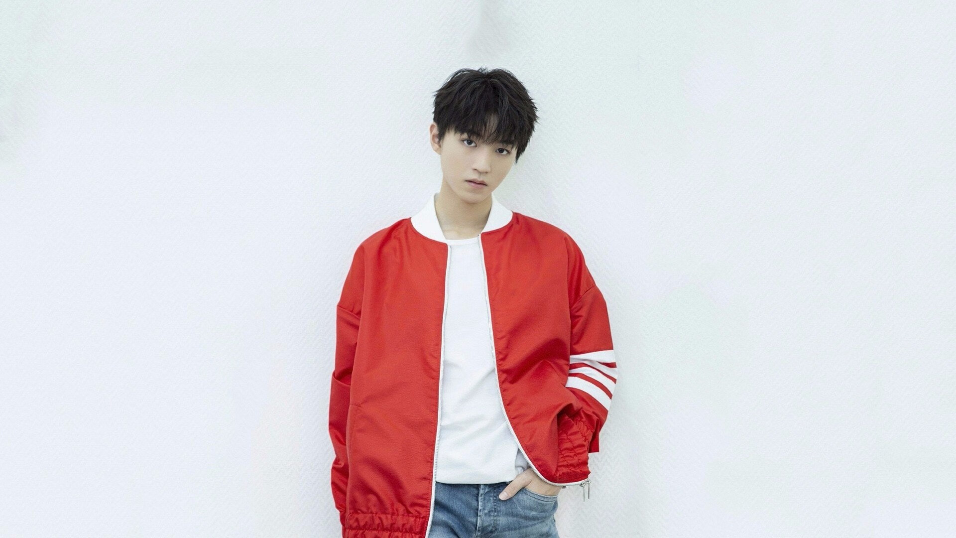 湖人击败雷霆,系列赛焦点战中詹姆斯贡献关键助攻,湖人惨败雷霆