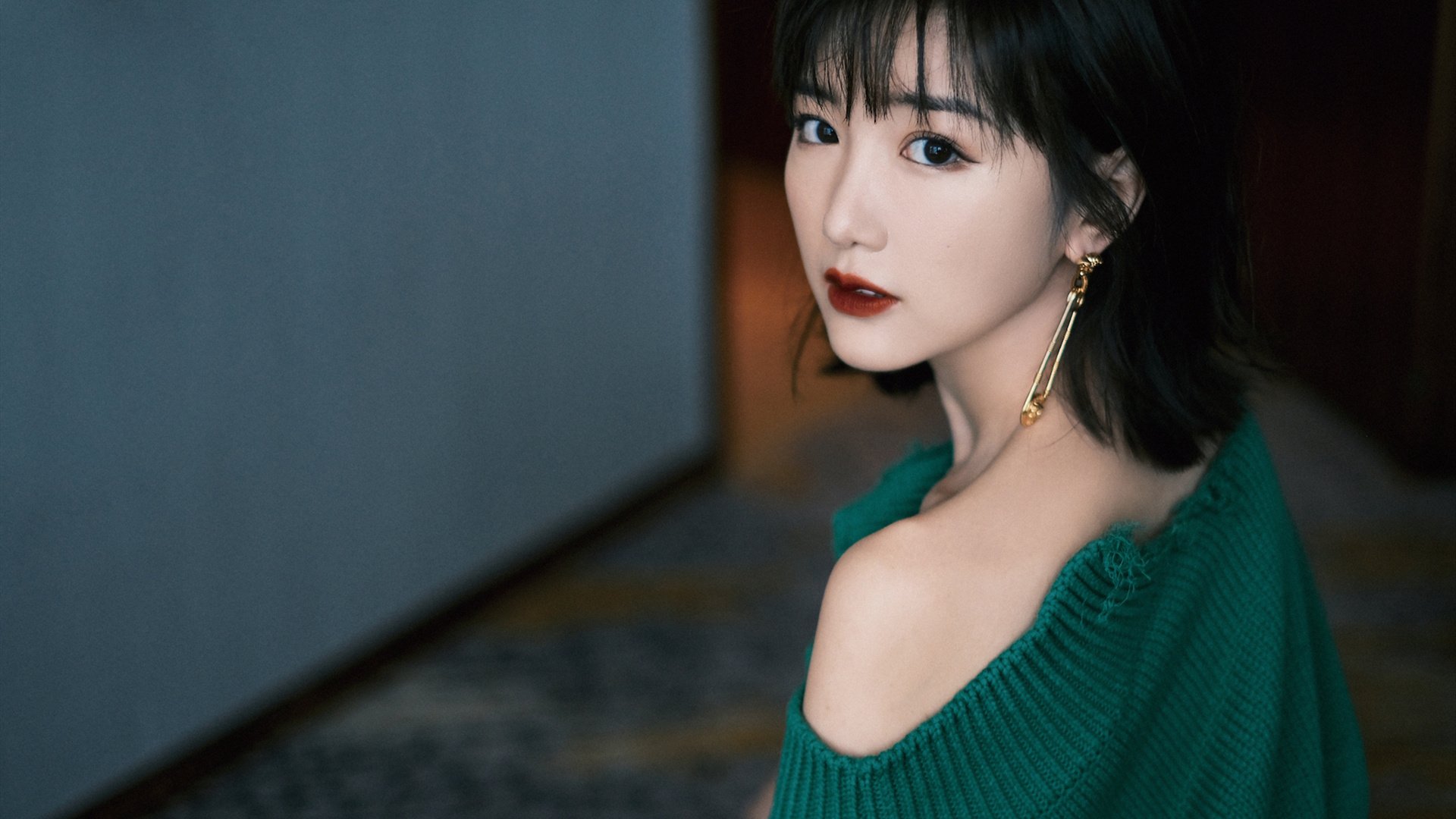 掘金小前锋在力量训练中提升核心稳定性,小前锋的训练